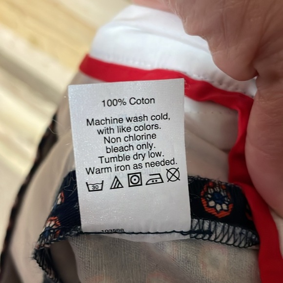 J. Crew size 6 Blue and Red Floral Print Chino City Fit 5” Inseam Shorts - Picture 10 of 10